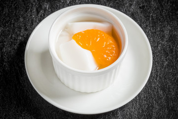 杏仁豆腐とタピオカ　Chinese sweets Almond jelly