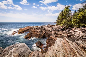 Door stickers Coast Scenic rocky shoreline in La Verna Preserve in Bristol, Maine, on a beautiful summer day