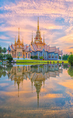 Fototapeta na wymiar Wat Non Kum ,Public temple in Thailand, Shooting reflection , blurred ,A beautiful place ,amazing