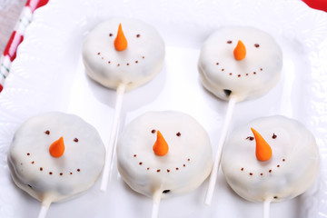 Snowman cake pops