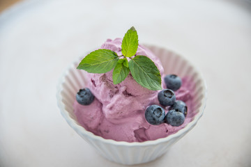 Heidelbeer Eiscreme 
