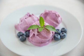Heidelbeer Eiscreme 