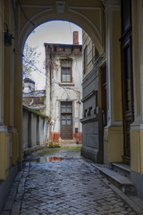 Fototapeta na wymiar Old house in Bucharest city center