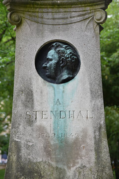 St&egrave;le en hommage &agrave; Stendhal au jardin du Luxembourg &agrave; Paris, France