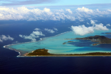 vue aérienne bora - aerial view bora bora - french polynesia