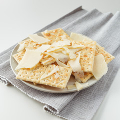 Snack plate of cheese and crackers