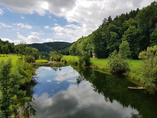 Fototapeta na wymiar Die Donau im oberen Donautal