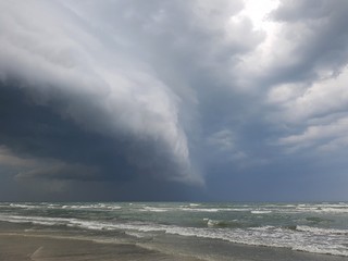 nuvole e mare