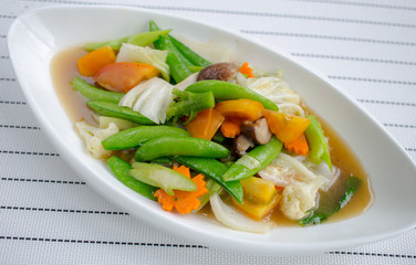 Stir in a bowl.