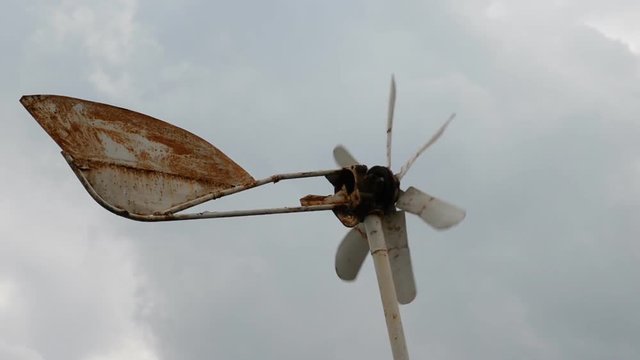 Wind direction indicator
