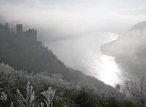 Die Loreley vom Nebel verdeckt