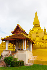 Fototapeta na wymiar Great Sacred Stupa・Pha That Luang・Laos : タート・ルアン・ビエンチャン・寺