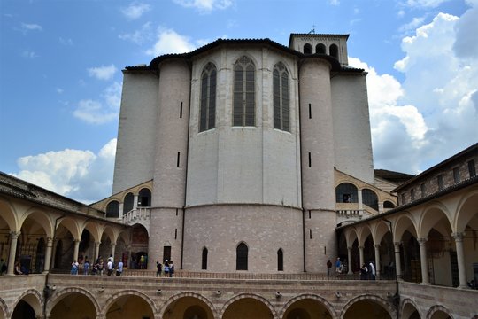 Innenhof von Kirche