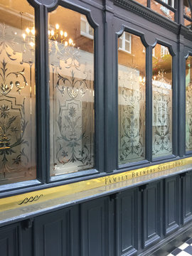 London pub
