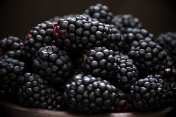 Blackberries in wood bowl
