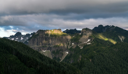Fototapeta premium Tolmie Peak Trail