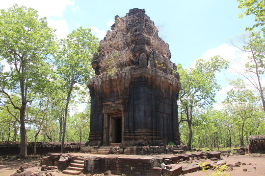 Cambodia . Koh Ker city . Prasat Neang Kmau . Preah Vihear province . Siem Reap city .