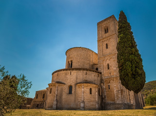Fototapeta na wymiar Abbazia di Sant'Antimo