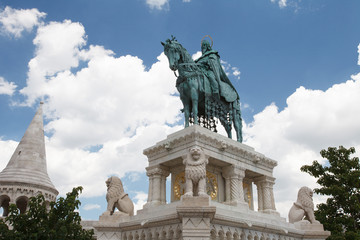 Fototapeta premium Horse riding statue of Stephen I of Hungary, Fishermen's Bastion, Budapest