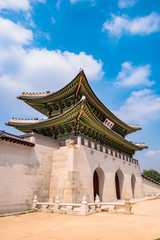 Fototapeta na wymiar Gwanghwamun Gate, Gyeongbokgung Palace in Seoul, South Korea.