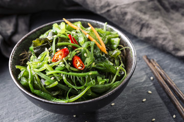 Japanese seaweed salad © Elena Schweitzer