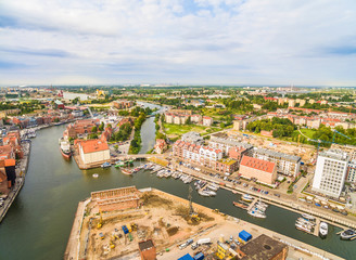 Gdańsk z powietrza. Krajobraz miasta Gdańska z Motławą i Ołowianką. 