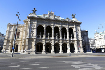 Fototapeta na wymiar Vienna Opera house, Austria