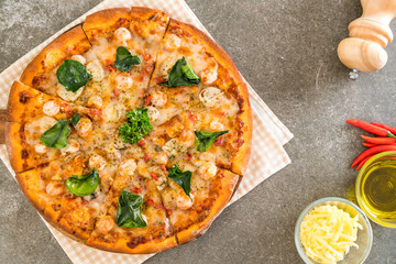 spicy shrimp (Tom Yum) pizza