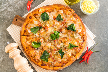 spicy shrimp (Tom Yum) pizza