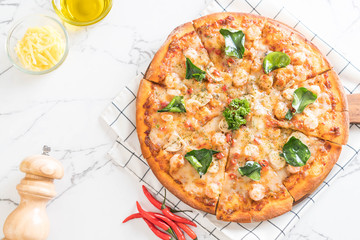 spicy shrimp (Tom Yum) pizza