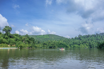 ベトナム 晴れの マダグイ フォレスト リゾート 湖