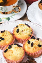 Healthy bran and raisin muffins with chocolate milk,Raisin Muffin