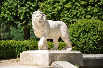 Fototapeta na wymiar Statue de lion