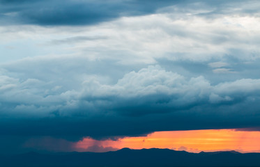Obraz premium colorful dramatic sky with cloud at sunset