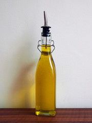 Flasche Olivenöl zum Nachfüllen