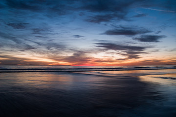 Fototapeta na wymiar Pacific Ocean at sunset