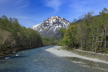 Kamikochi - Yakedake and Azusa river shining in early summer