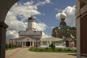 Fototapeta na wymiar Николо-Пешношский монастырь, Никольский собор.