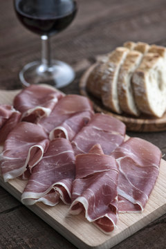 Food: Jam��_��___n Ib��_��__��_��__rico, sliced spanish ham