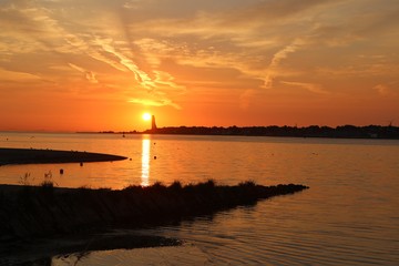 malerischer Sonnenaufgang an der Ostsee, Kiel, Schleswig Holstein