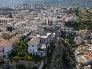 Vista aerea di Pizzo Calabro, castello, Calabria, turismo Italia. Vista panoramica della cittadina...