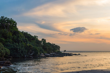 Fototapeta na wymiar Scenic sunset seascape on tropical beach in Sihanoukville
