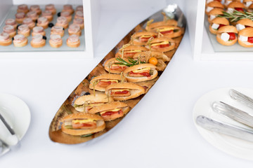 Mini hamburgers, finger food, mini burgers, party food, sliders.