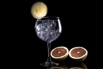 Gin tonic with grapefruit