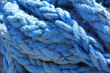 cara&iuml;bes corde bleu noeud