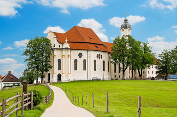 Fototapeta na wymiar Wallfahrtskirche Wieskirche im Pfaffenwinkel, Bayern