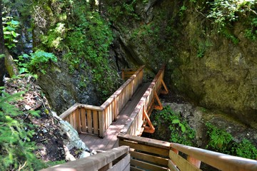 Brücke in Schlucht