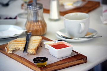 table de petit déjeuner