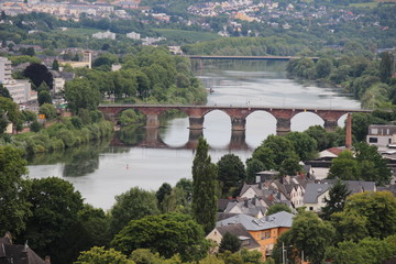 Naklejka premium römerbrücke trier von oben