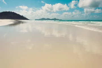 Photo sur Plexiglas Whitehaven Beach, île de Whitsundays, Australie Whitehaven Beach, Whitsunday Island, Australie. Eau claire et sable jaune.